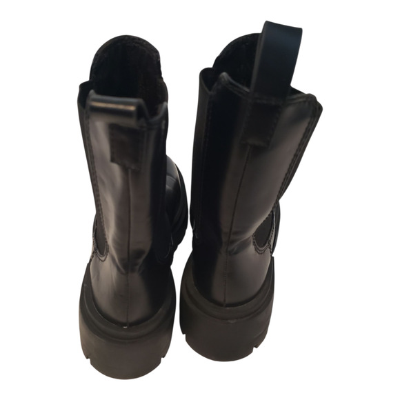 NEW H&M Chelsea Boots Womens Size 8.5 Black Lug Sole Chunky Platform Pull On - Picture 2 of 10